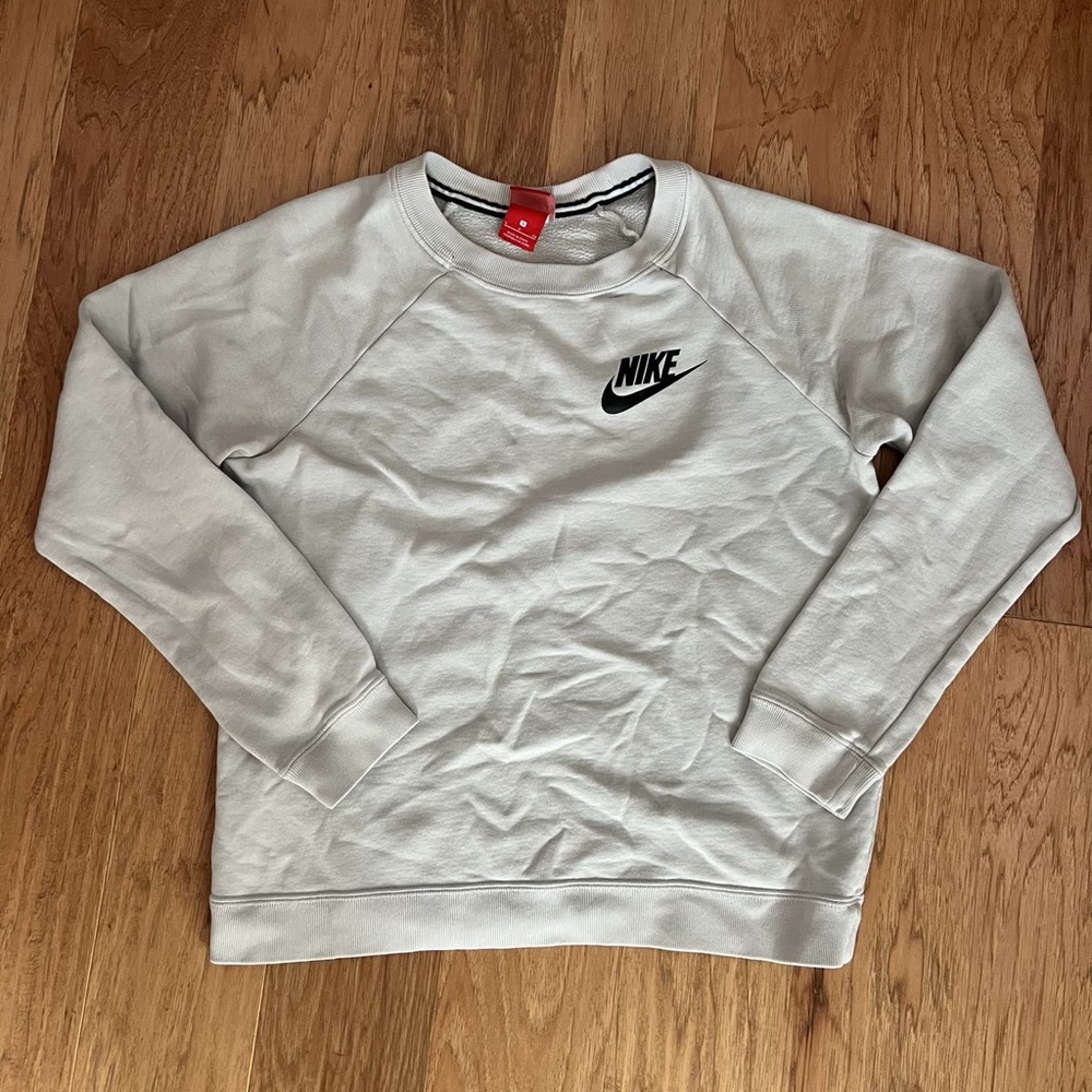 NIKE women’s sweatshirt